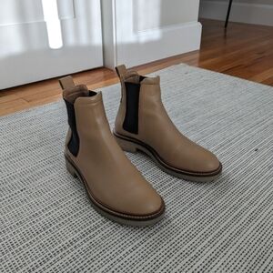 Everlane Italian Leather Chelsea Boot